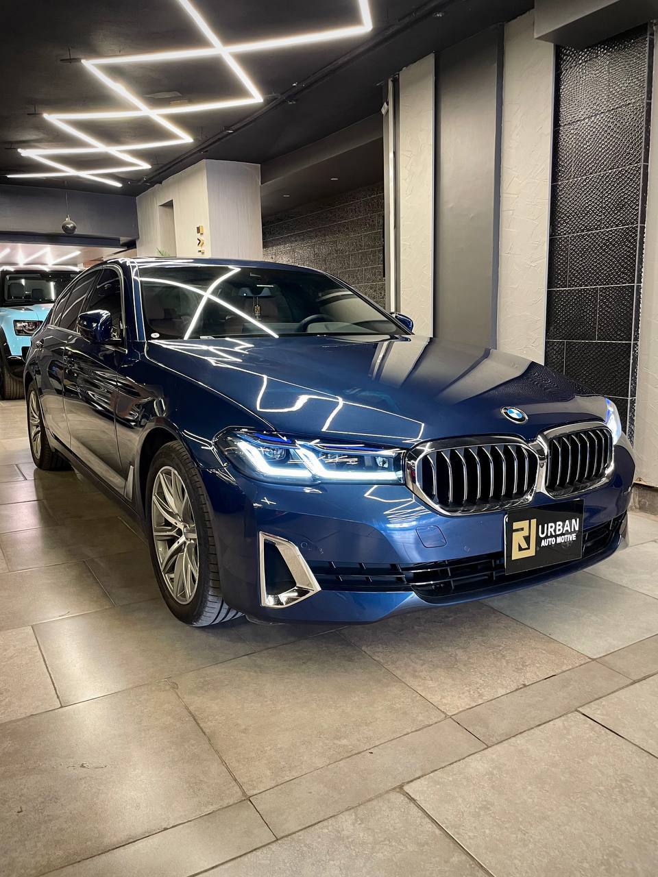 BMW i530